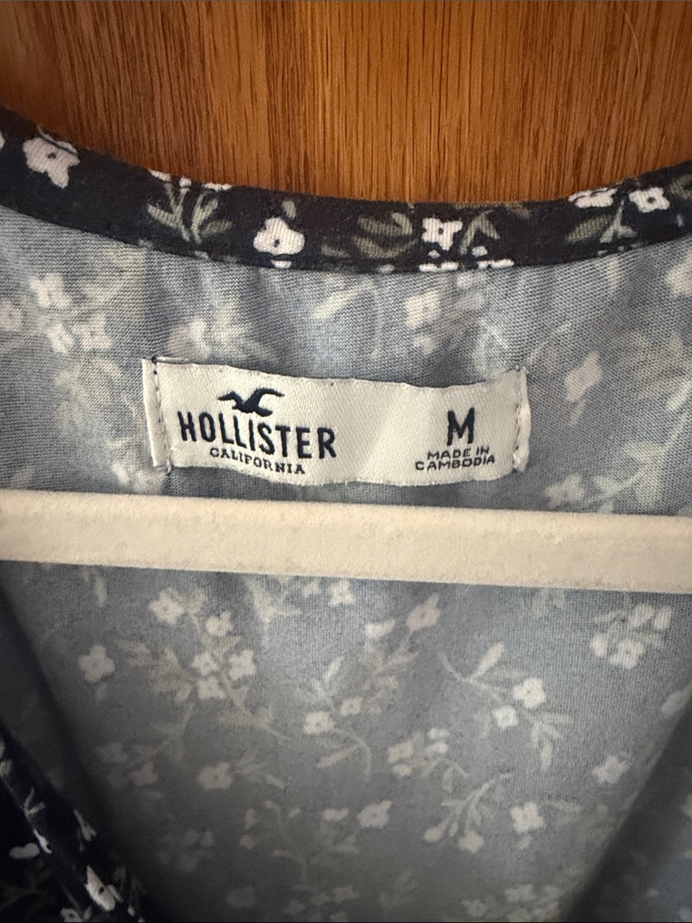 Hollister Navy Floral Wrap-Style Short Sleeve Mini Dress with Side Tie Medium - Picture 3 of 8